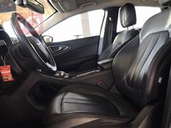 Chrysler 200